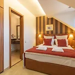 Gott Hotel 3*